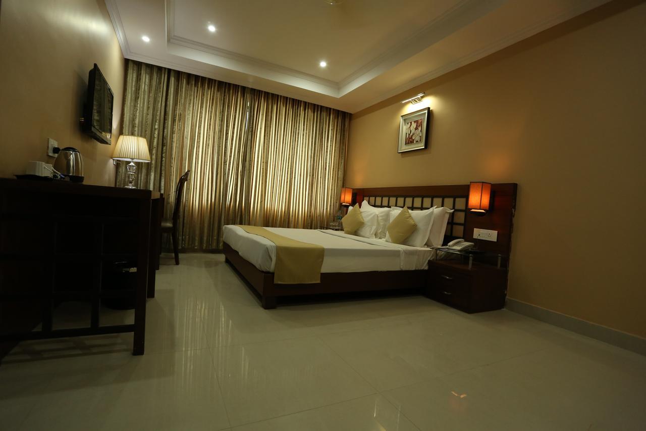 Kamlesh Continental Hotell Angul Rum bild