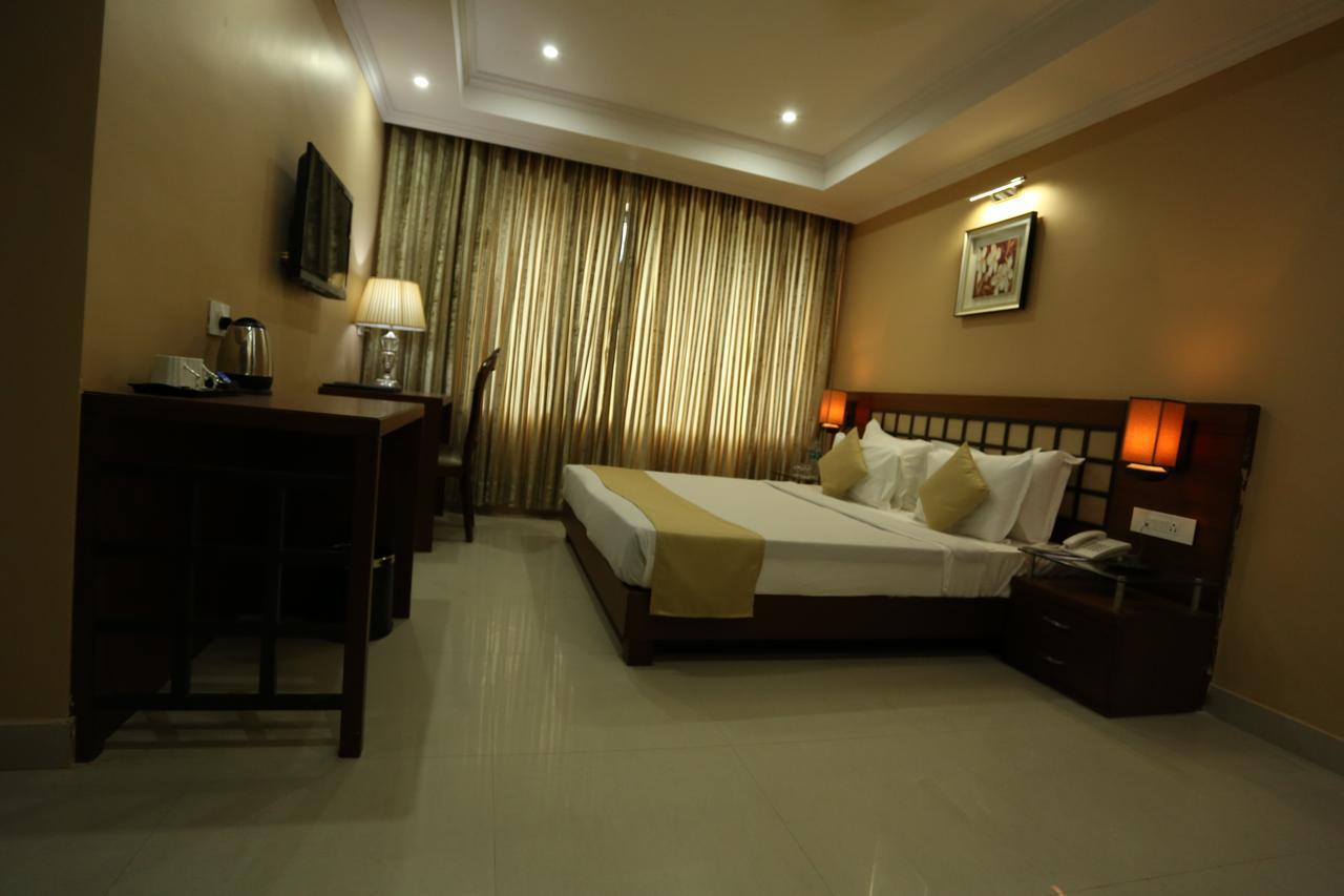 Kamlesh Continental Hotell Angul Rum bild